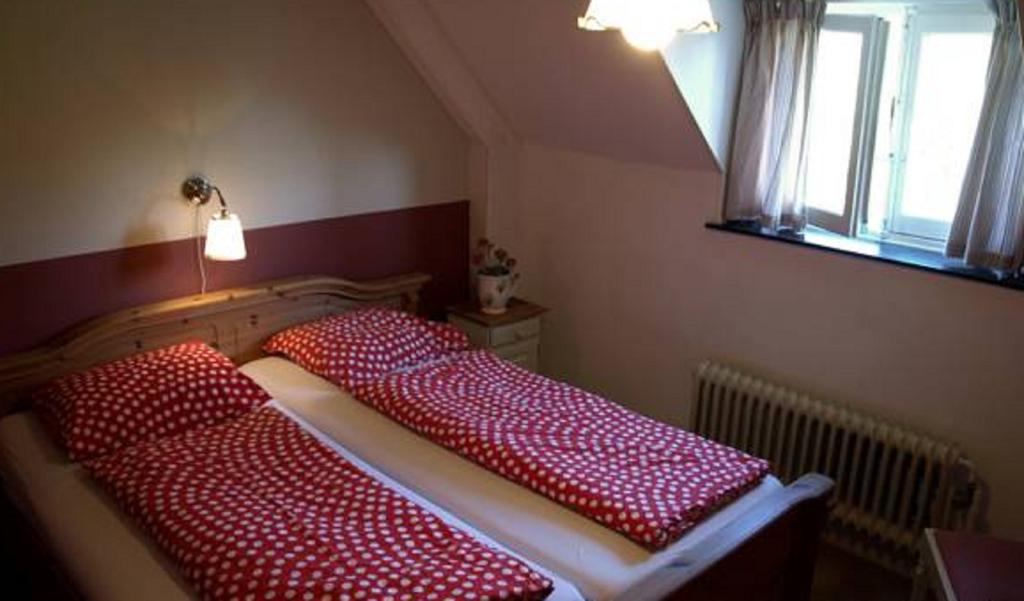 Standard Double Room,153981169:JPEG